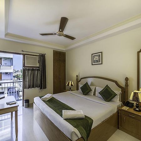 Treebo Trend Woodsvilla Suites Bapu Nagar Jaipur Rum bild