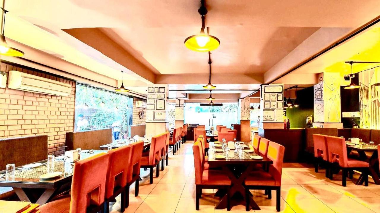Treebo Trend Woodsvilla Suites Bapu Nagar Jaipur Exteriör bild