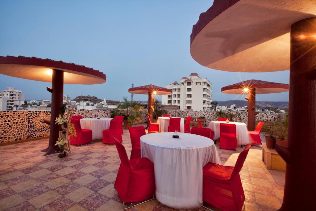 Treebo Trend Woodsvilla Suites Bapu Nagar Jaipur Exteriör bild