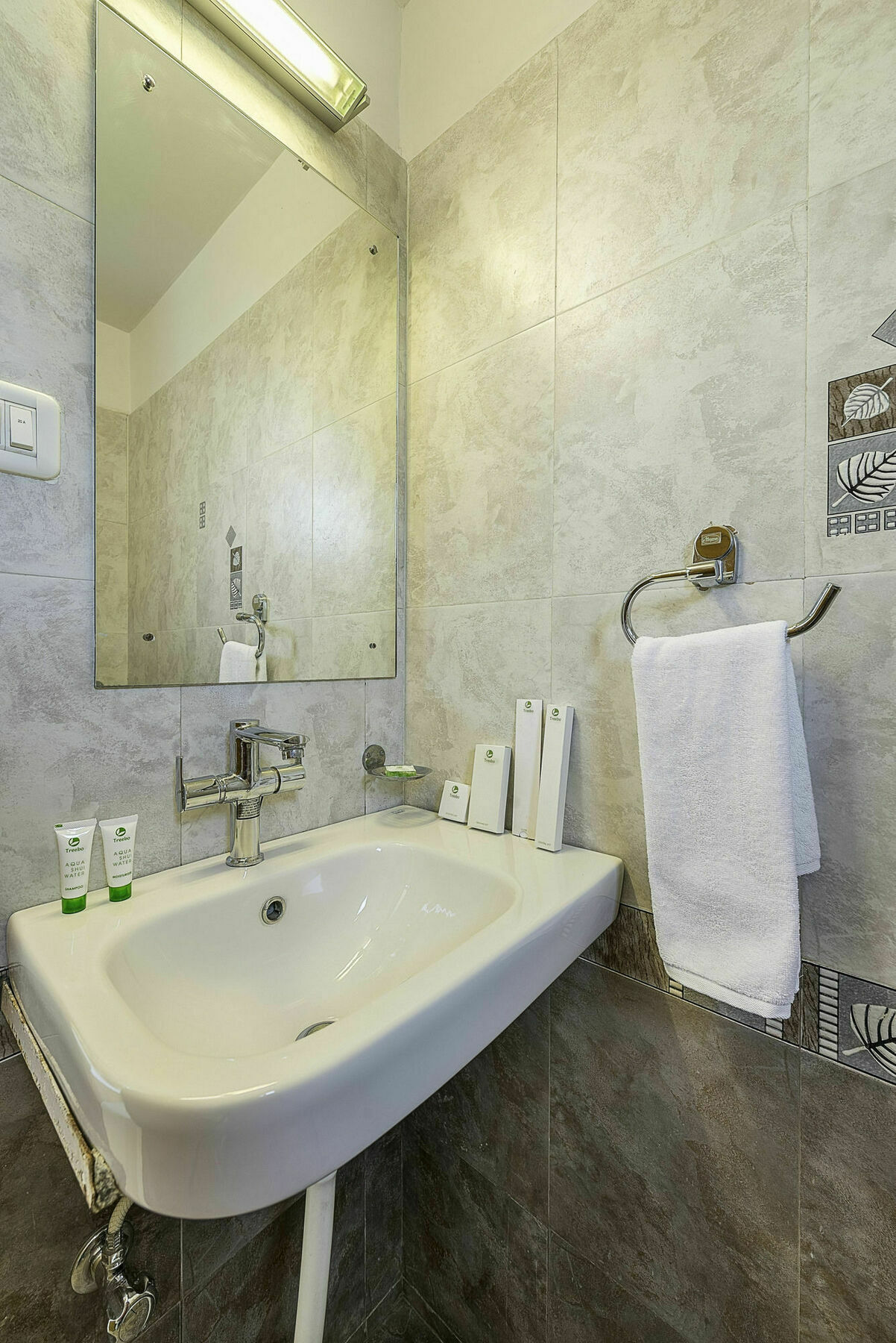 Treebo Trend Woodsvilla Suites Bapu Nagar Jaipur Exteriör bild